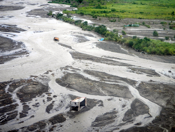 Flooding along the Erap River in Morobe Province. Credit: Bob Elvin