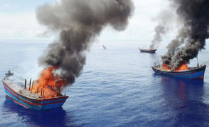 Palau burns illegal Vietnamese fishing boats. Credit: National Geographic